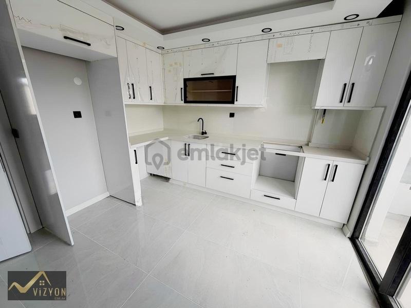 Satılık Tam Müstakil Geniş Bahçeli Villa Bayramoğlu - 11