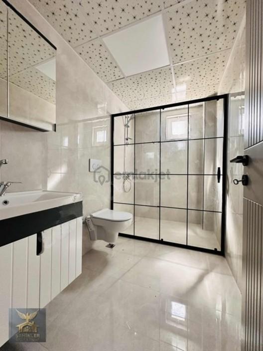 Cadde_üzeri_ebeveyn_banyo_ütü_odalı_ara_kat_sıfır_2+1_daire !!! - 26