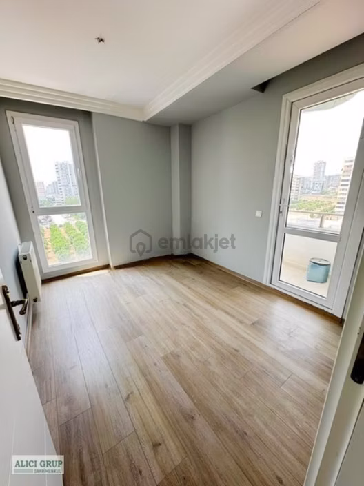 Gürselpaşa'da Lüks Sitede Havuzlu 3+1 Kiralık Daire - 5