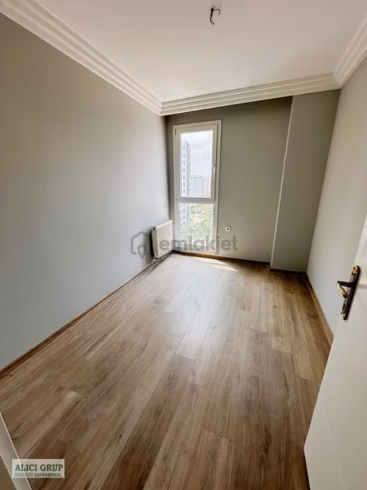 Gürselpaşa'da Lüks Sitede Havuzlu 3+1 Kiralık Daire - 8