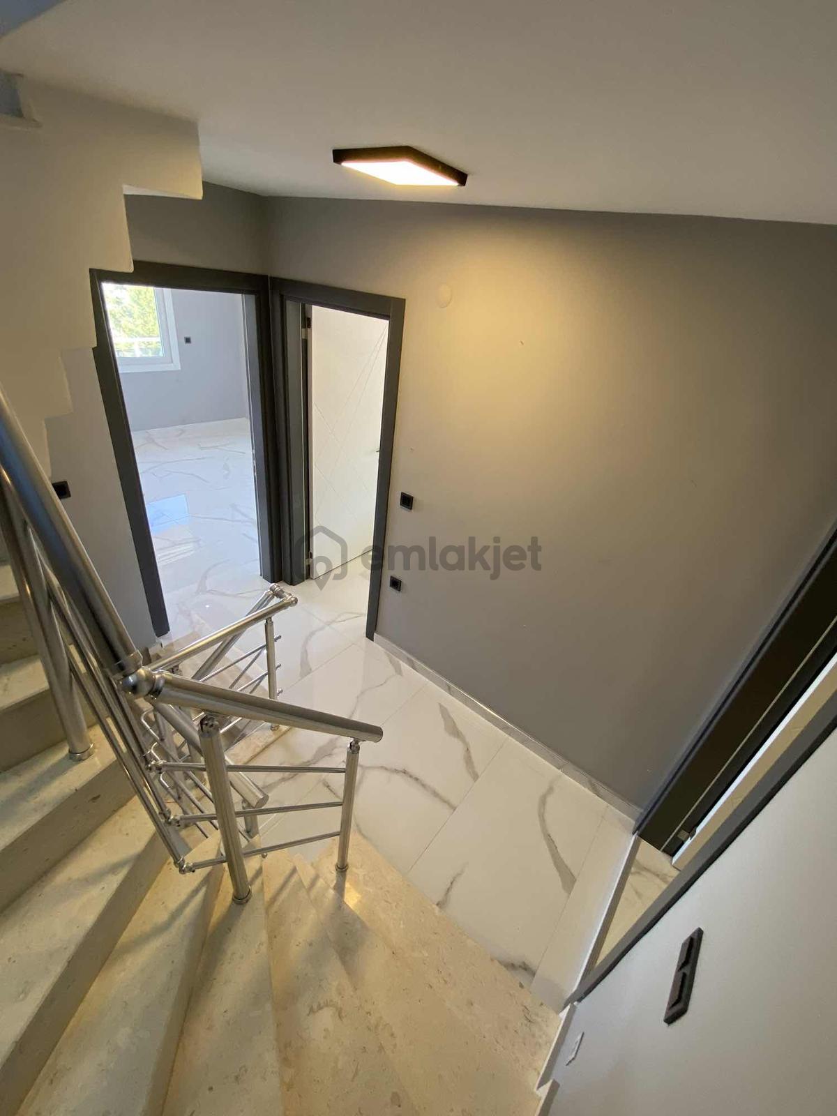 Full Deniz Manzaralı 4 Katlı Bahçeli Villa - 13