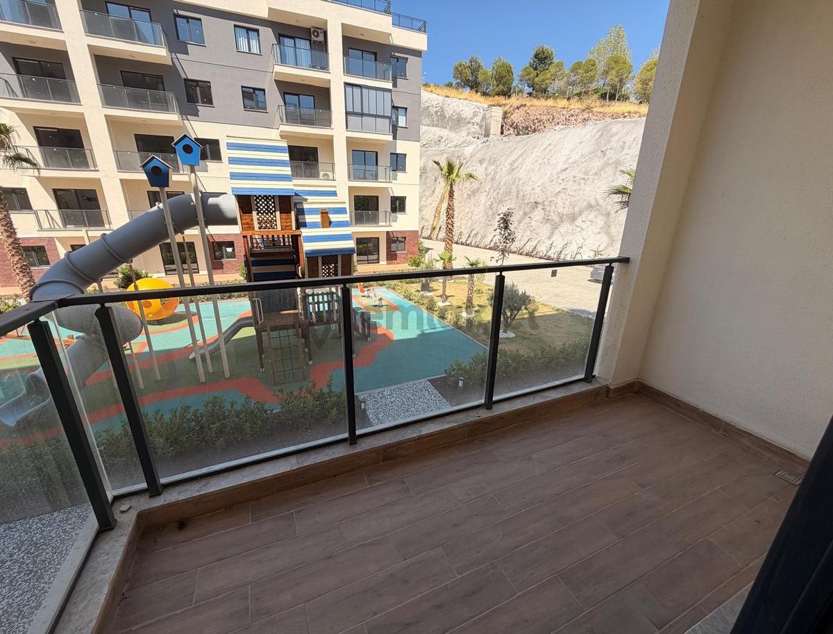 Park Yaşam Atlantis Sitesinde Havuz Cephe 1+1 - 3