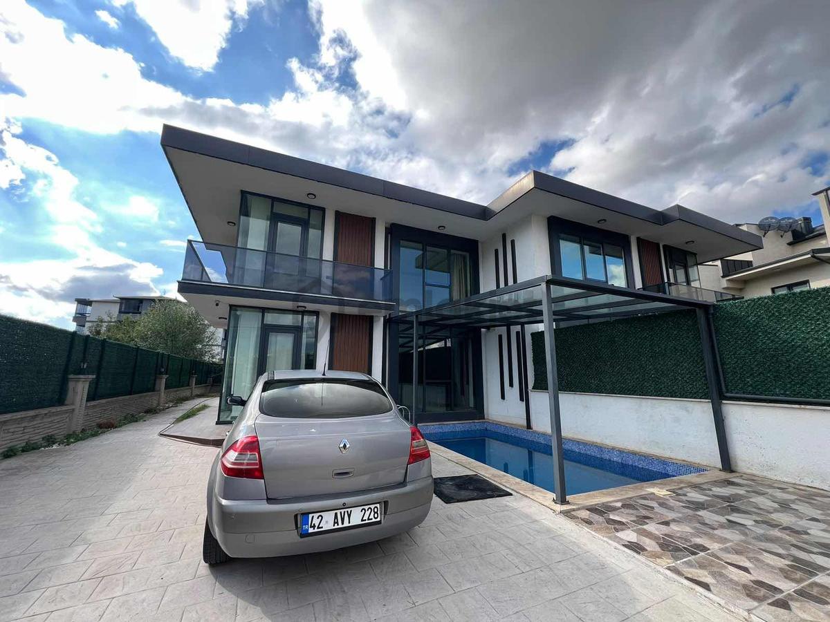 Sarımeşede Bağdat Caddesi Üzerinde Havuzlu 4+1 Müstakil Villa - 3