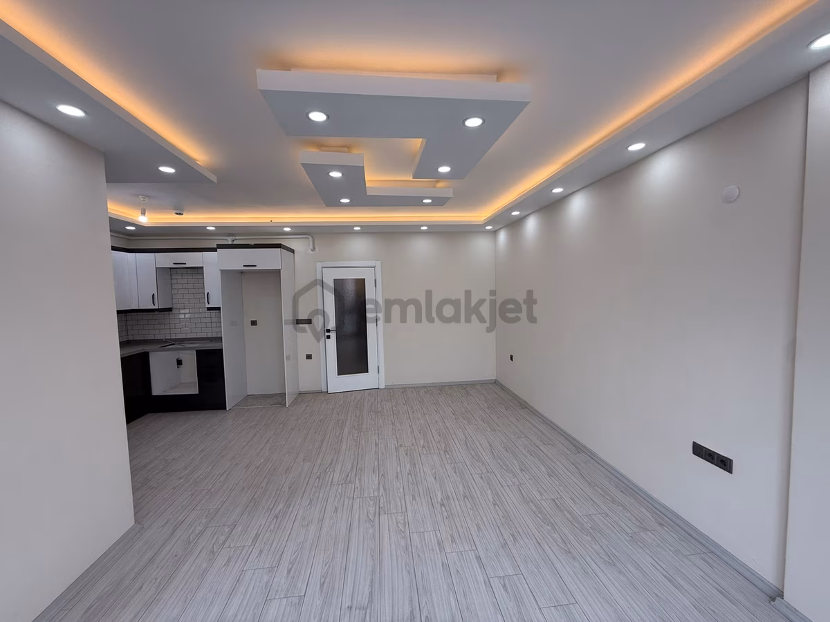 Delta'dan Bahçelievler'de Satılık Deniz Manzaralı 2+1 Daire!! - 10