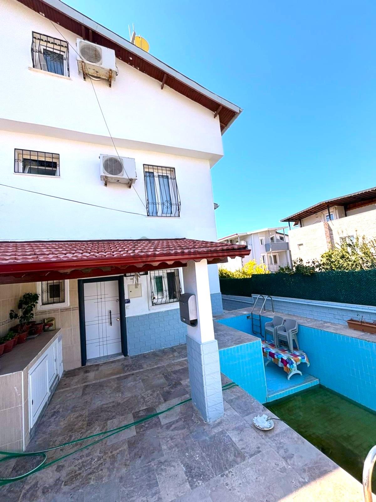 Kuşadası'nda Özel Havuzlu 4+1 Satılık Villa... - 26