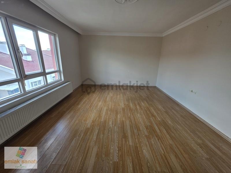 Alsancak Mah.de Satılık 3+1 Daire - 2
