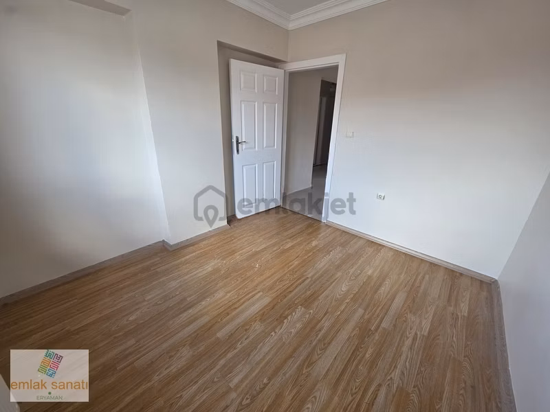 Alsancak Mah.de Satılık 3+1 Daire - 5