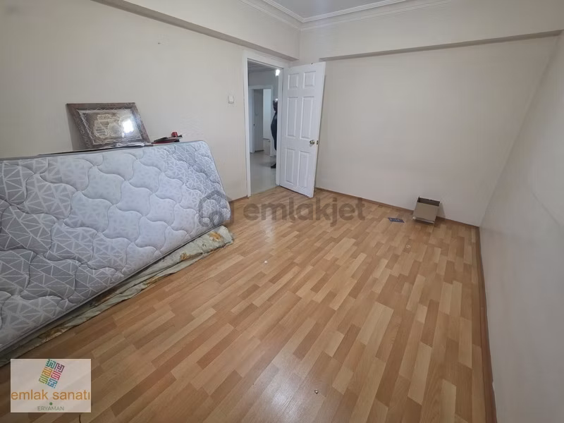 İstasyon Mahallesinde Ara Kat Kiralık 3+1 Daire - 9