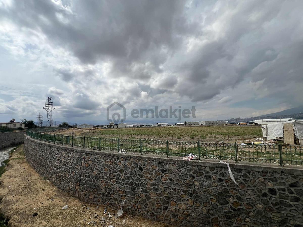 Germenıcıa'dan Satılık Ticari+konut Arsası - 4