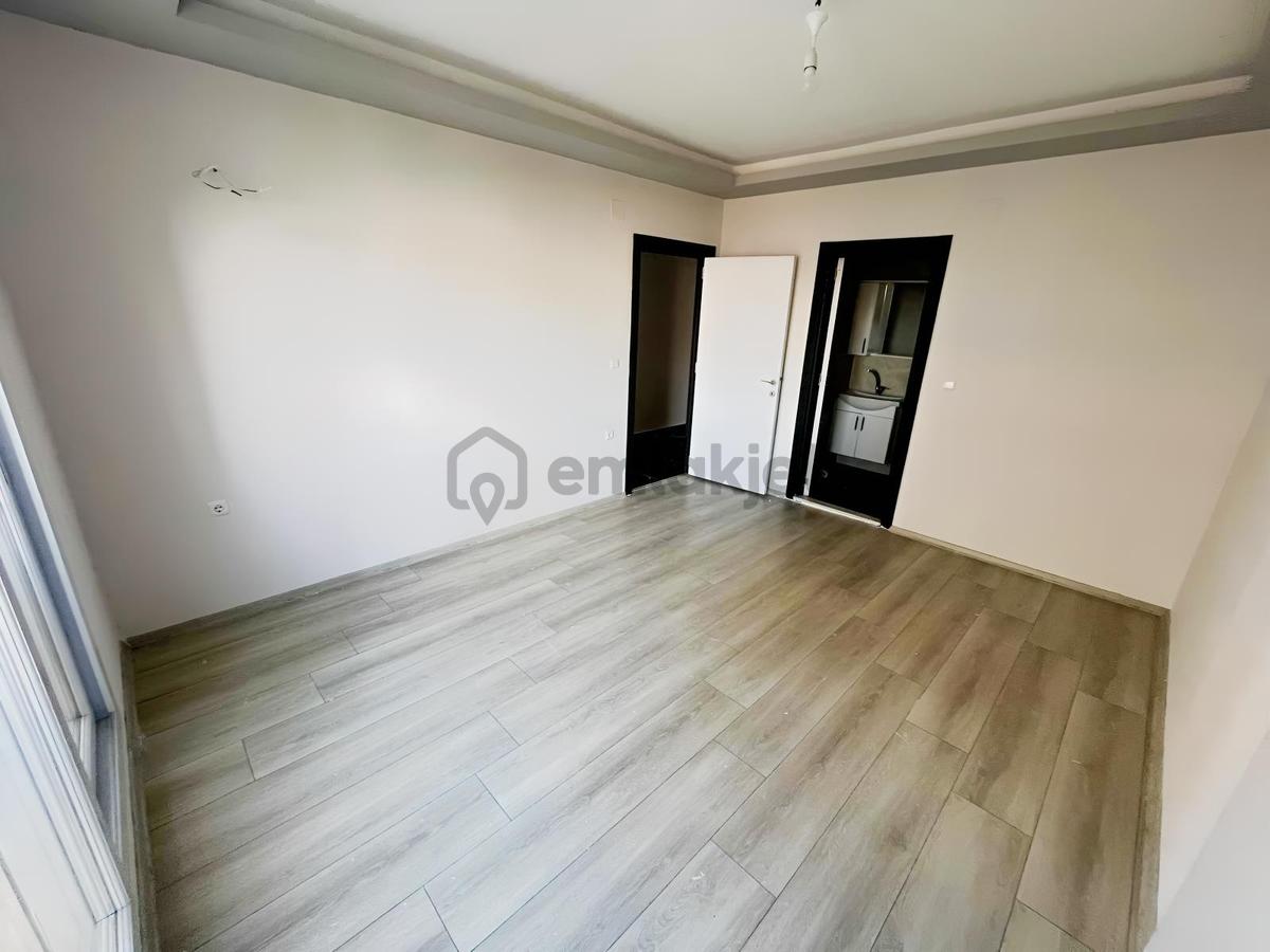 Yukarı Alata'da Kiralık 2+1 Daire !! - 13