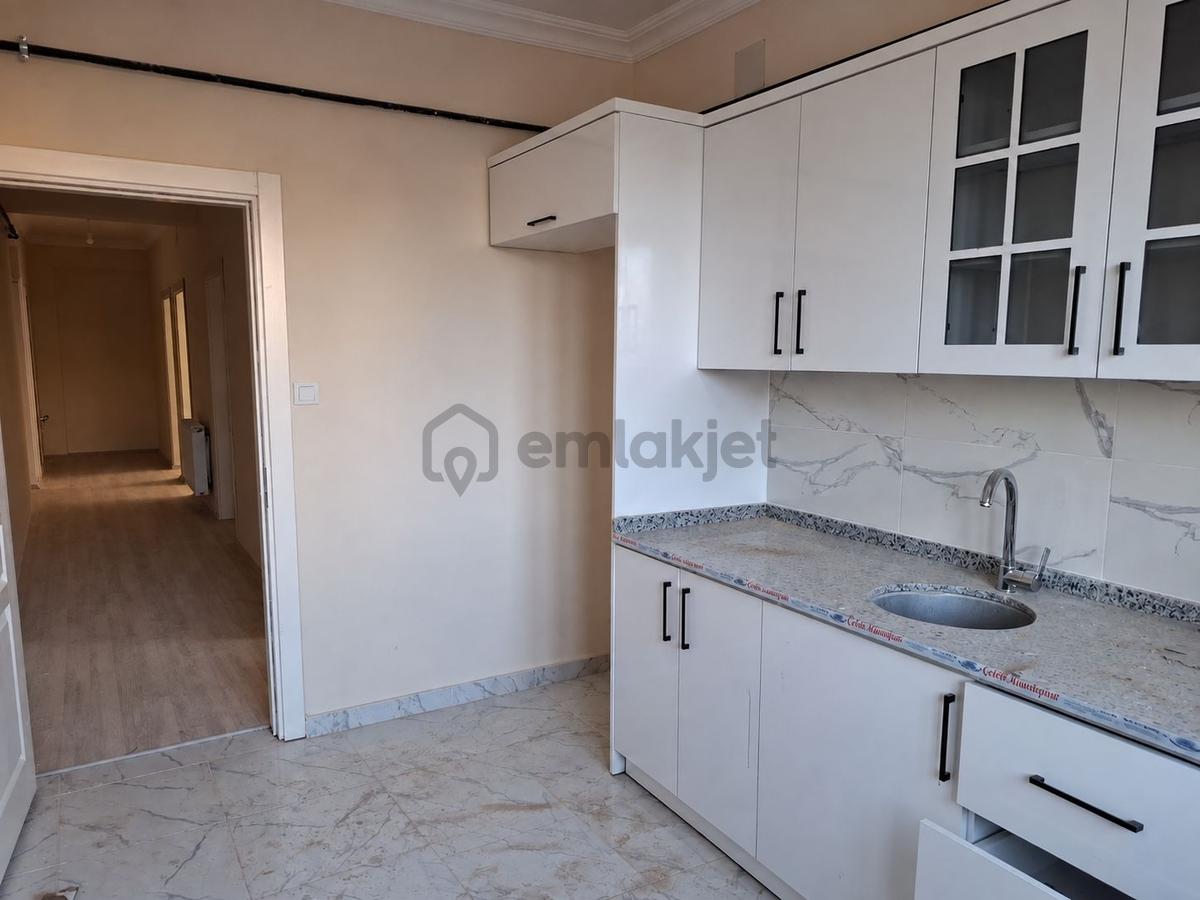 Hakev'den 15 Temmuzda Satılık Yeni Yapı Giriş Kat Daire - 3