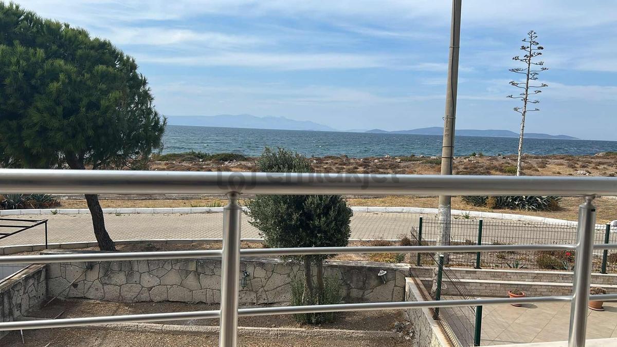 Çeşme Germiyan'da Emsalsiz Konumda 3+1 Villa Deniz'in Dibinde - 14