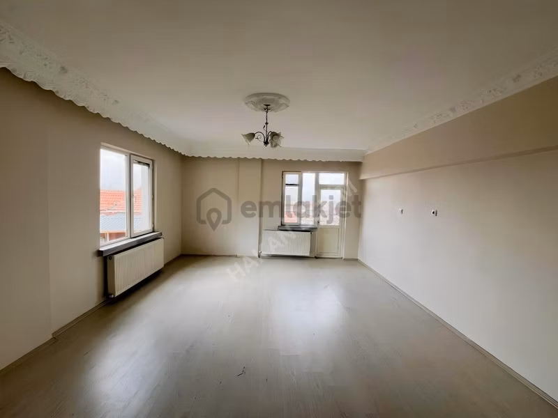 Fırat Mahallesi Merkezi Konumda 3+1 Satılık Daire - 4
