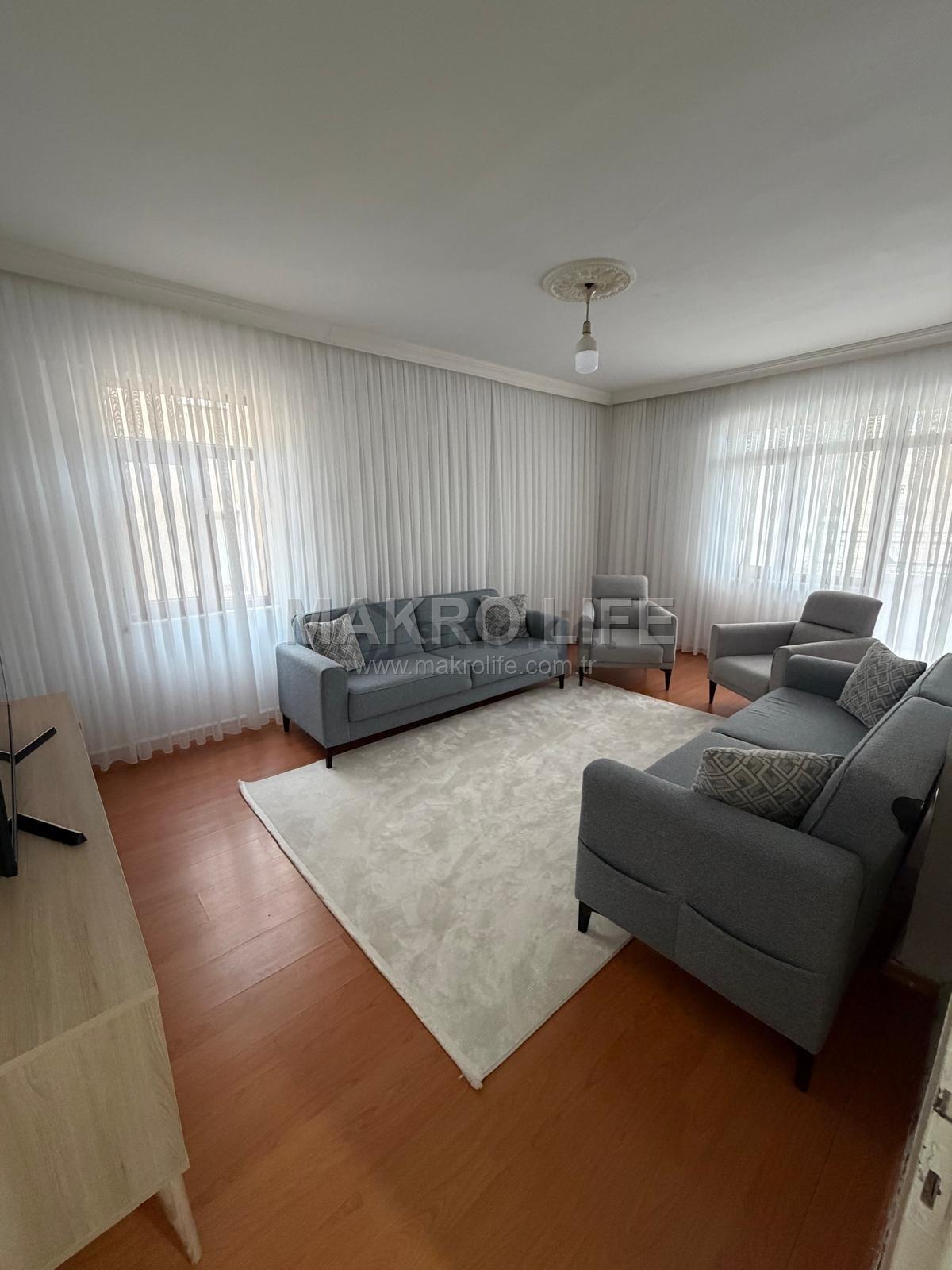 Alay Karşısı Satılık Bakımlı 2+1 110 M2 Daire