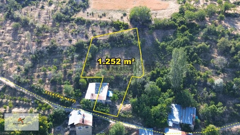Başyayla Üzümlü Mahallesi'nde 1.252 M² Arsa İçerisinde Kerpiç Ev - 3