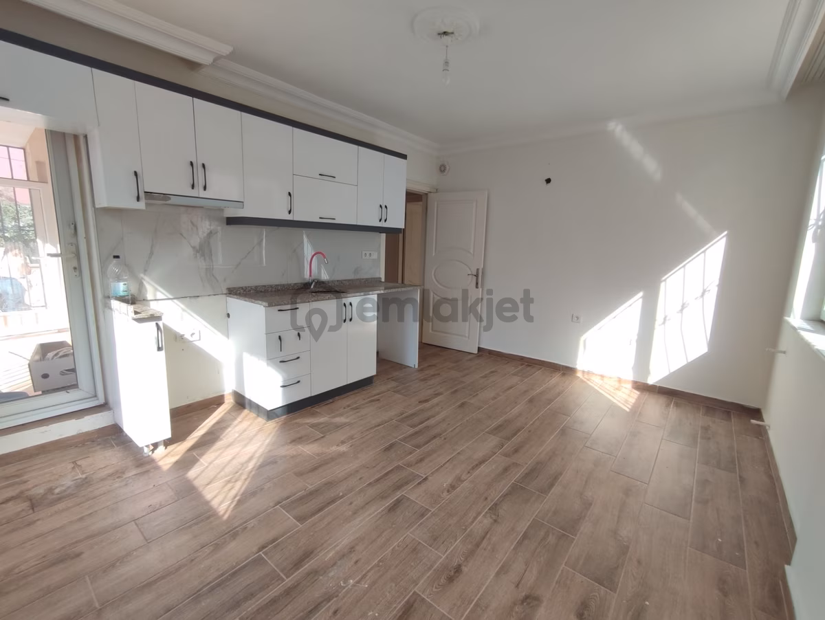 Kızıltoprak'ta Açık Mutfak 2+1 Kiralık Daire - 2