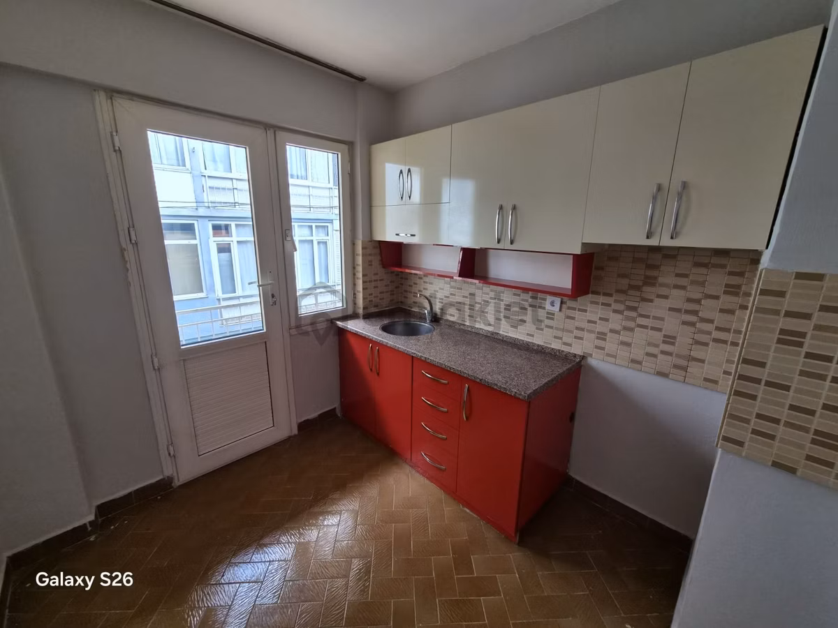 Ekonomi Ve Metro Yakını Kiralık 3+1 Daire - 10