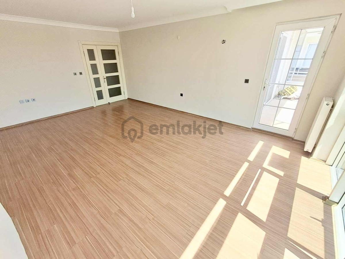Yetkili Royal Edremitin Göbeğinde Ön Cephe K.mutfak 3+1daire - 39