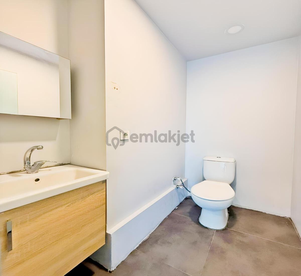 Galericilerin Sitesi Autopia'da Geniş Acil Kiralık Dükkan !!! - 36