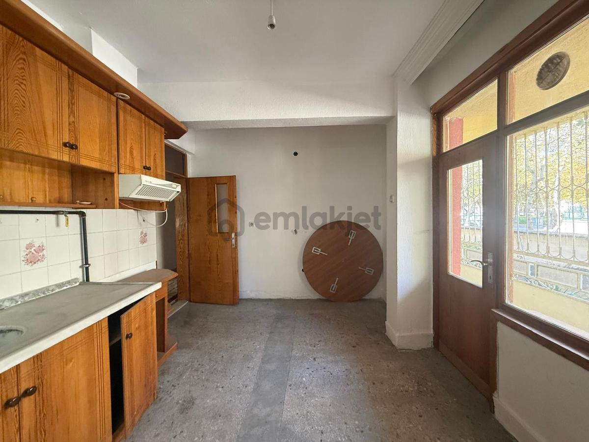 Selçuklu Fatih Işıklarda 288 M² Arsada 3 Katlı Müstakil Ev - 31