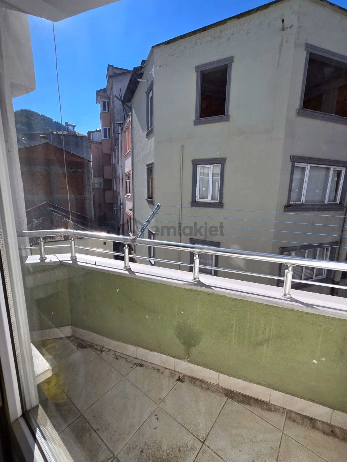 Fibi'den Yağlıdere Manzaralı Çift Cepheli Satılık 2+1 Daire - 18