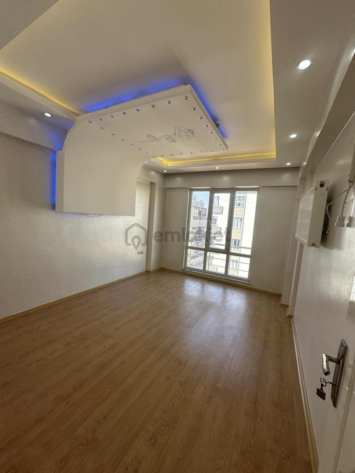 Şahintepe Kiralık 3+1 Cadde Üzeri Daire - 12