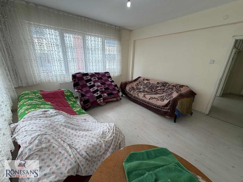 Rönesans Emlak'tan Kiralık Geniş 2+1 Daire - 5