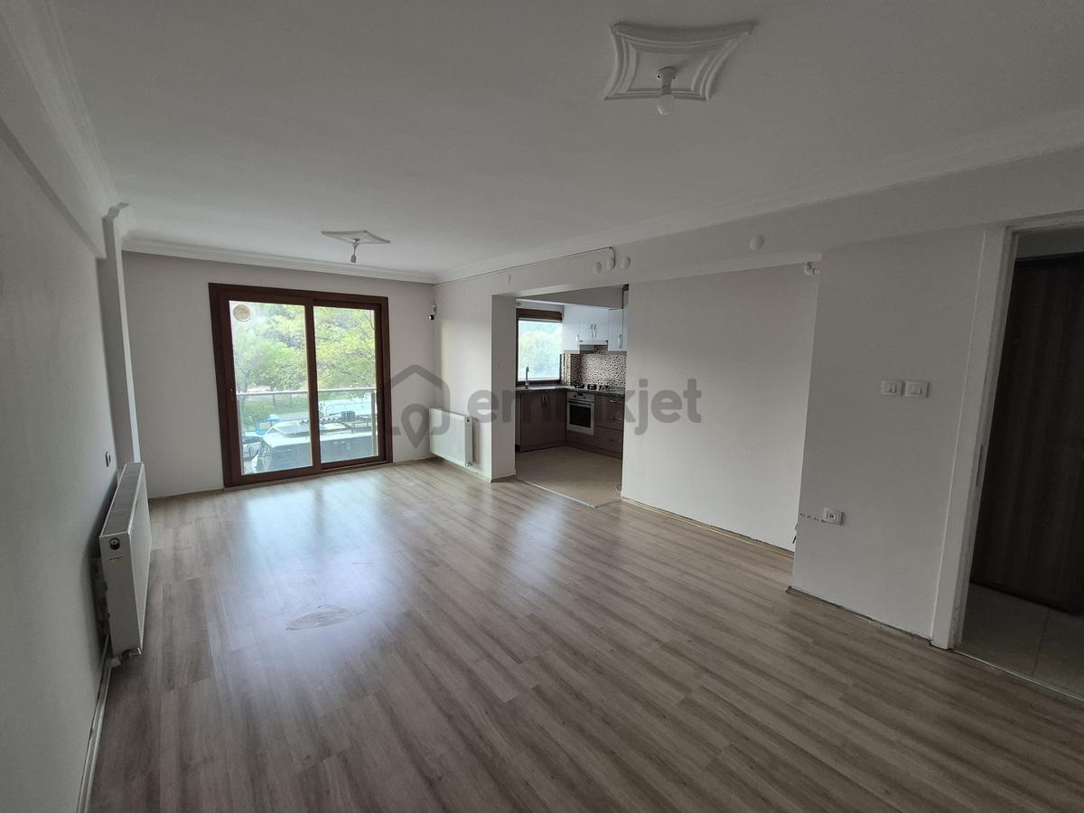 Satılık 2+1 Daire Aşık Veysel Parkı Karşısı Full Tadilatlı