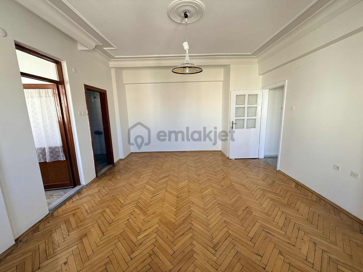 Merkezde 4+1 | 250 M² Brüt | Kiralık Daire - 17