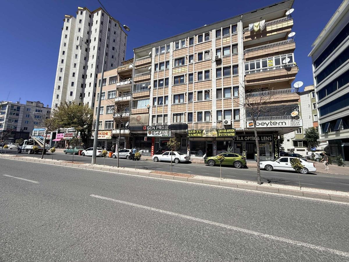 Merkezde 4+1 | 250 M² Brüt | Kiralık Daire