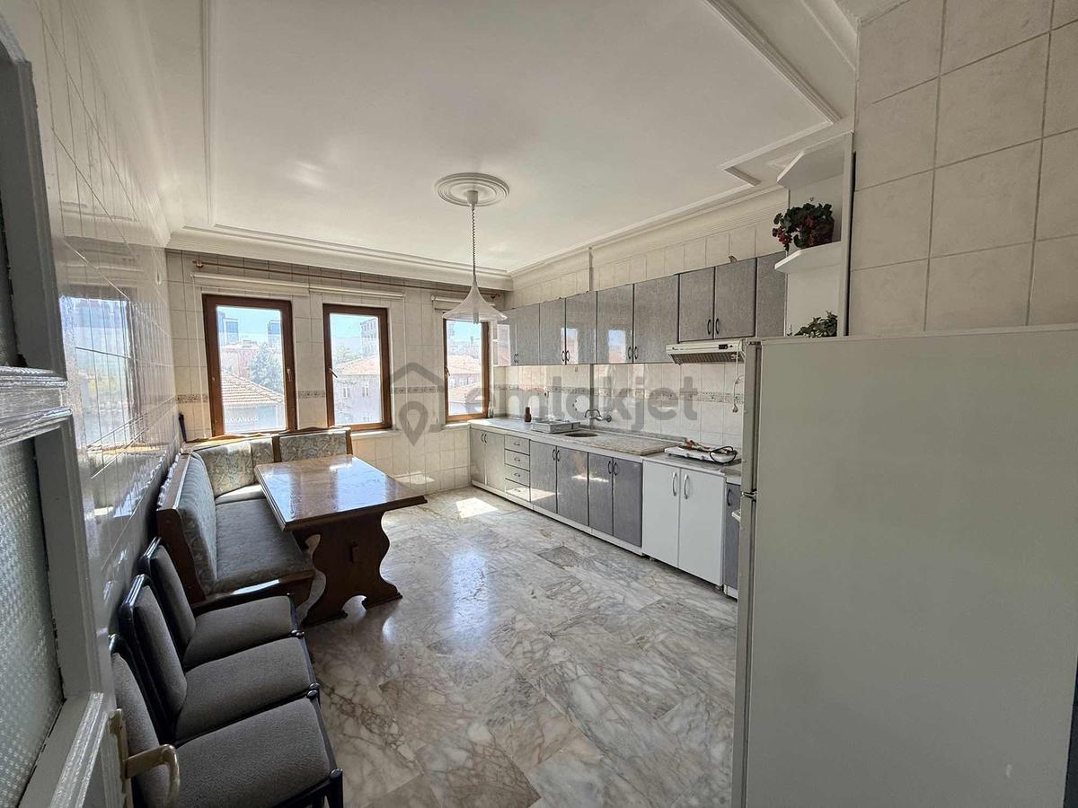 Merkezde 4+1 | 250 M² Brüt | Kiralık Daire - 2