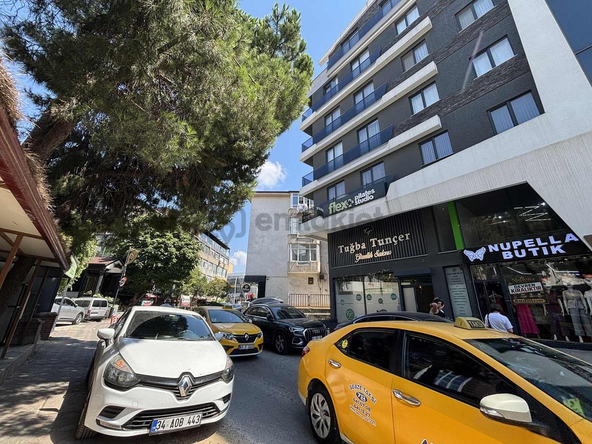 Gebze Merkezde Devren Kiralık Giyim Dükkanı - 11