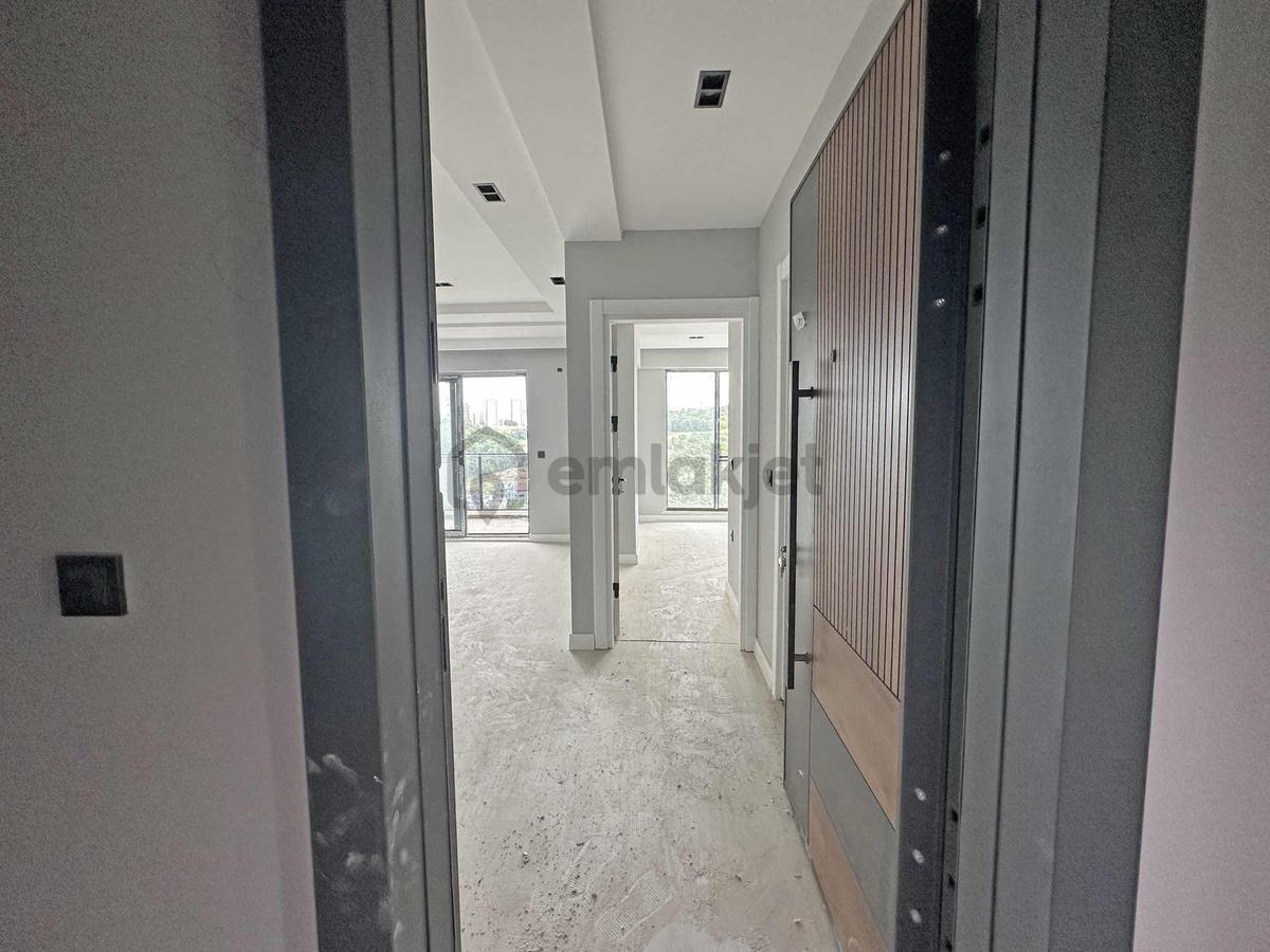 Bulvara Cephe | Deniz Manzaralı | Site İçerisinde Satılık 1+1 - 2