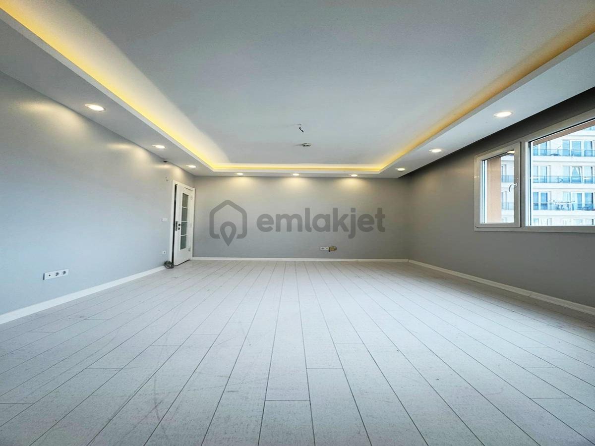 Metrobüse Yürüme Mesafesinde Site İçerisinde 2+1 Kiralık Daire!! - 2