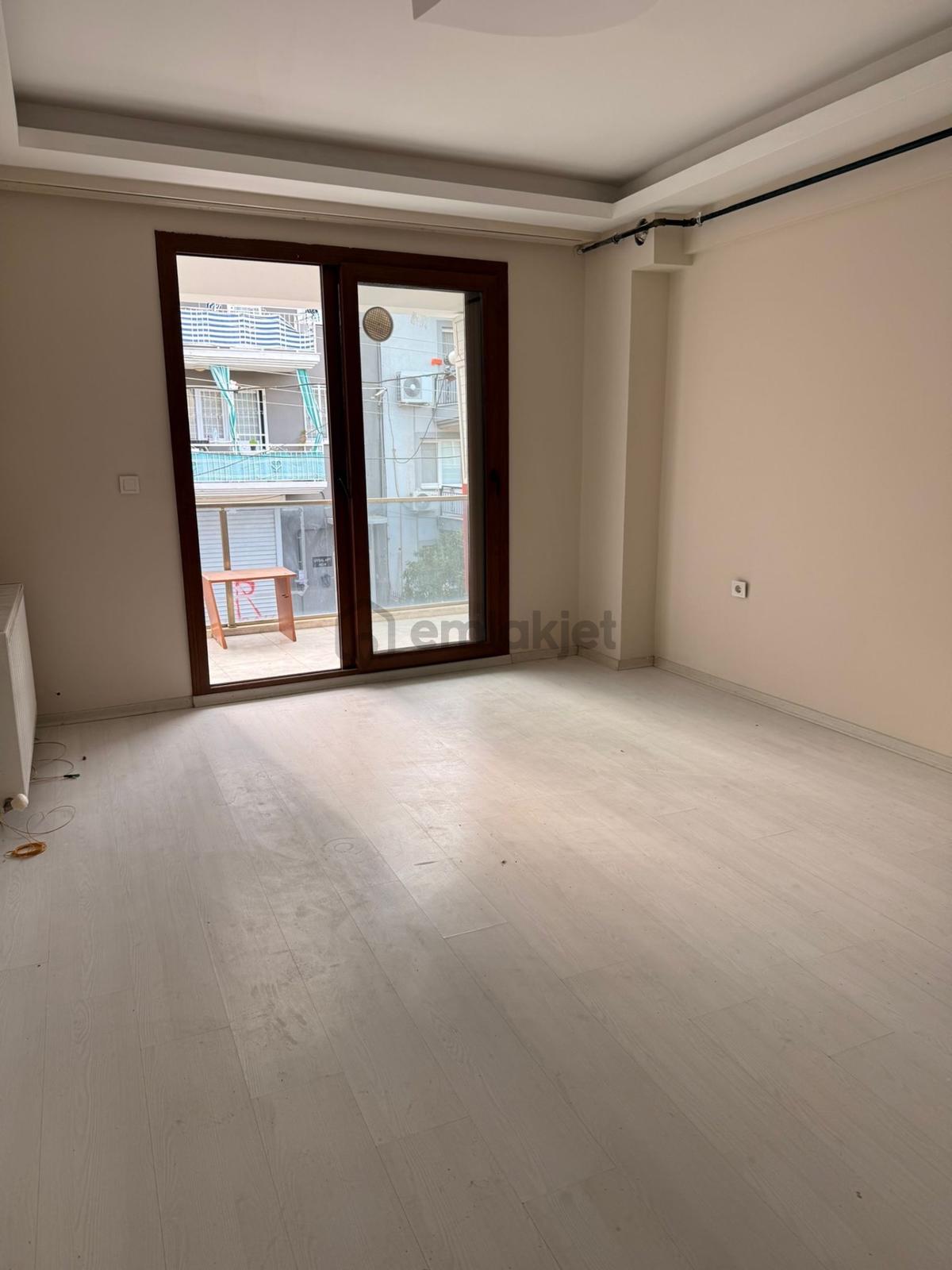 Buca Adatepe'de Satılık Geniş Balkonlu 2+1 Daire - 5
