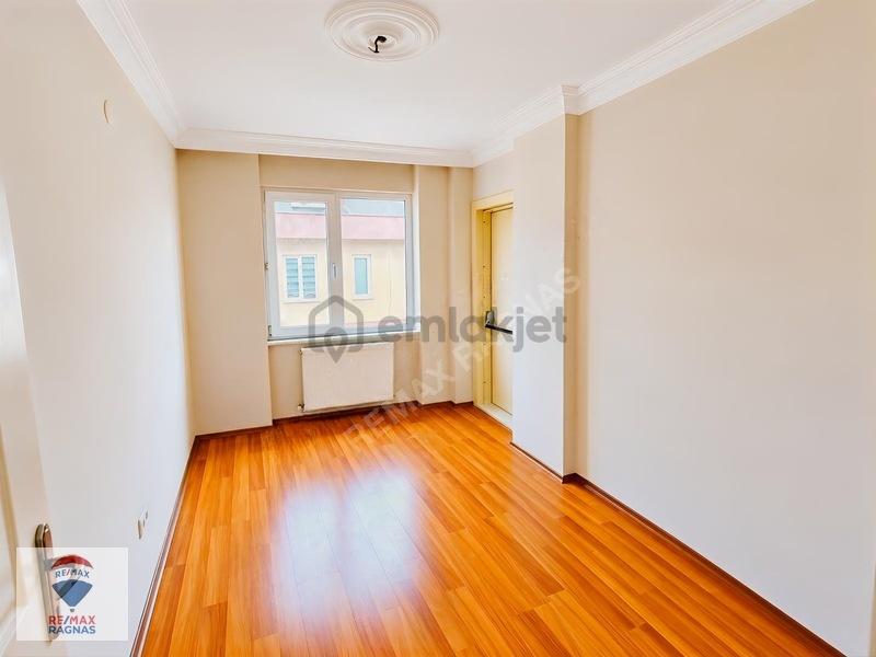Ümraniye İnkılapta Kiralık 5+2 Dubleks Daire - 10