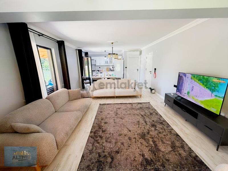 Uzunçınar'da Lüks Havuzlu Villa 1720 Mt2 Arsa İçinde - 31