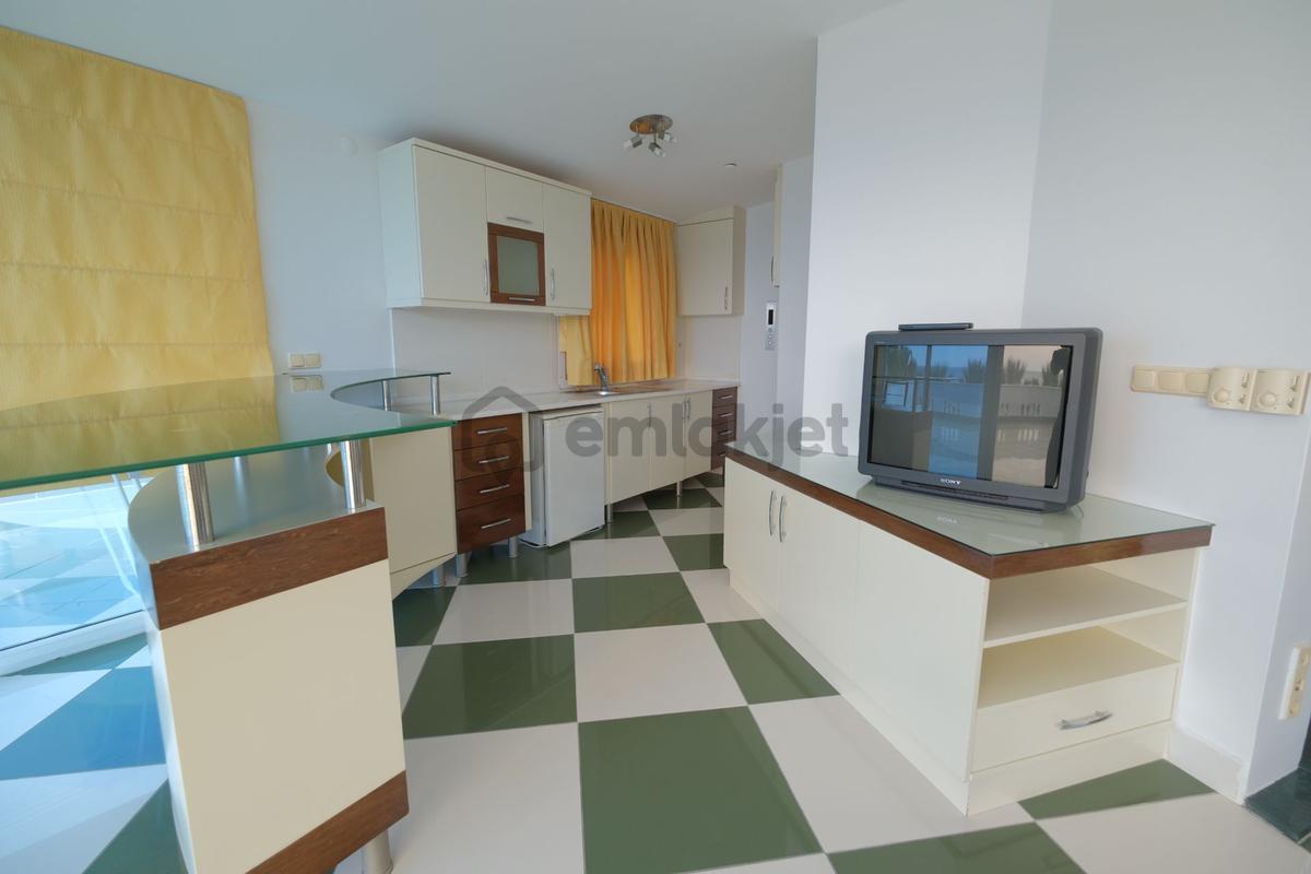 İzmir'de Denize Sıfır Özel Havuzlu Satılık Malikane - 36