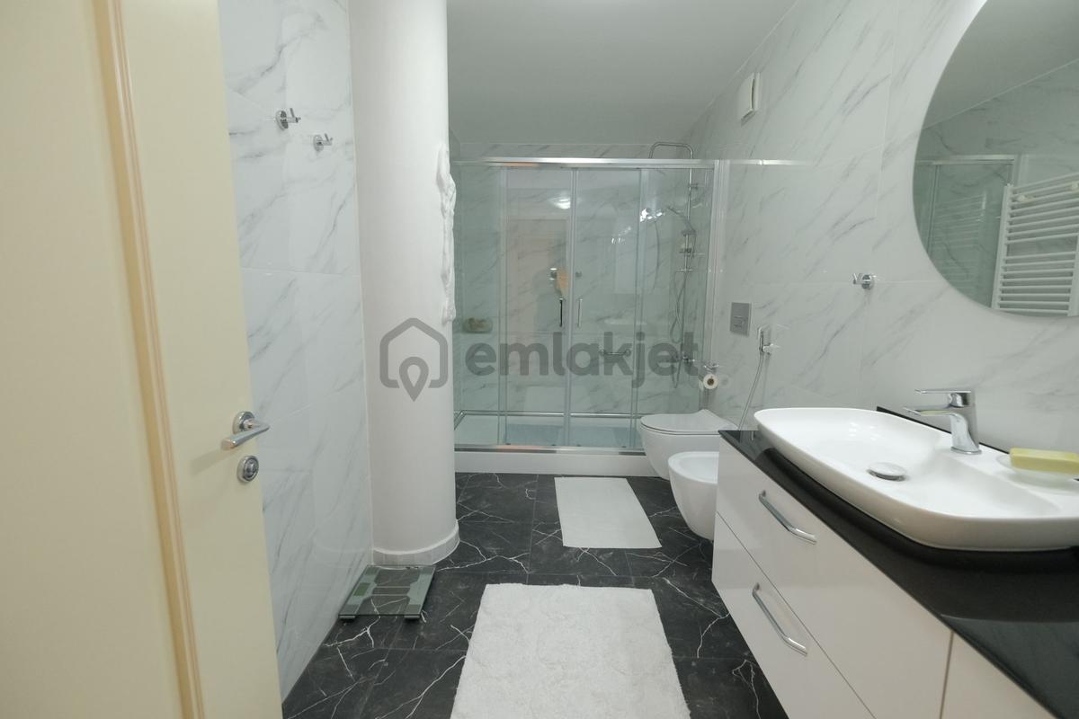 İzmir'de Denize Sıfır Özel Havuzlu Satılık Malikane - 24