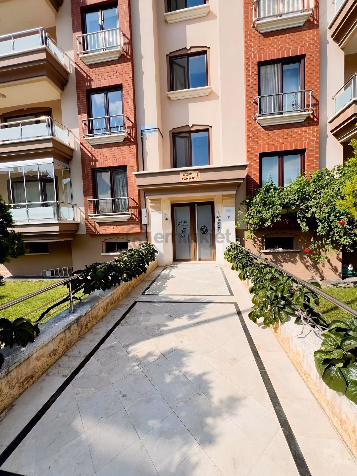 Afyon Özsu Emlak'tan Uydukent'te Kiralık 3+1 Daire - 18