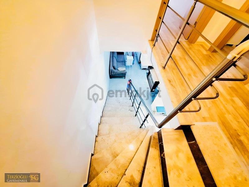 Terzioğlundan Denize Yakın Devamlı Kiralık Eşyalı 3+1 Lüksvilla - 35