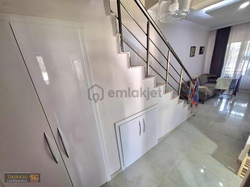 Terzioğlundan Denize Yakın Devamlı Kiralık Eşyalı 3+1 Lüksvilla - 33