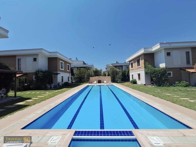 Terzioğlundan Denize Yakın Devamlı Kiralık Eşyalı 3+1 Lüksvilla - 9