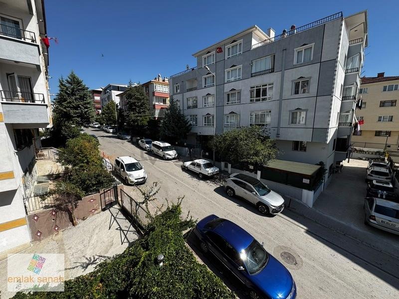 Elvan Mahallesinde Ara Katta Yapılı Satılık 3+1 Daire - 21