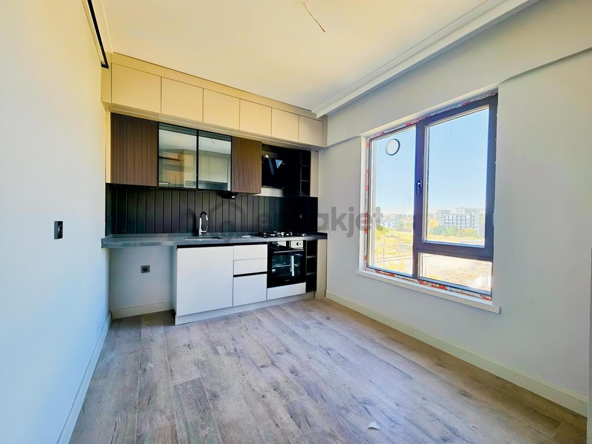 İncek Taşpınar Kapalı Mutfak Cadde Üzerinde 2+1 Kiralık - 14