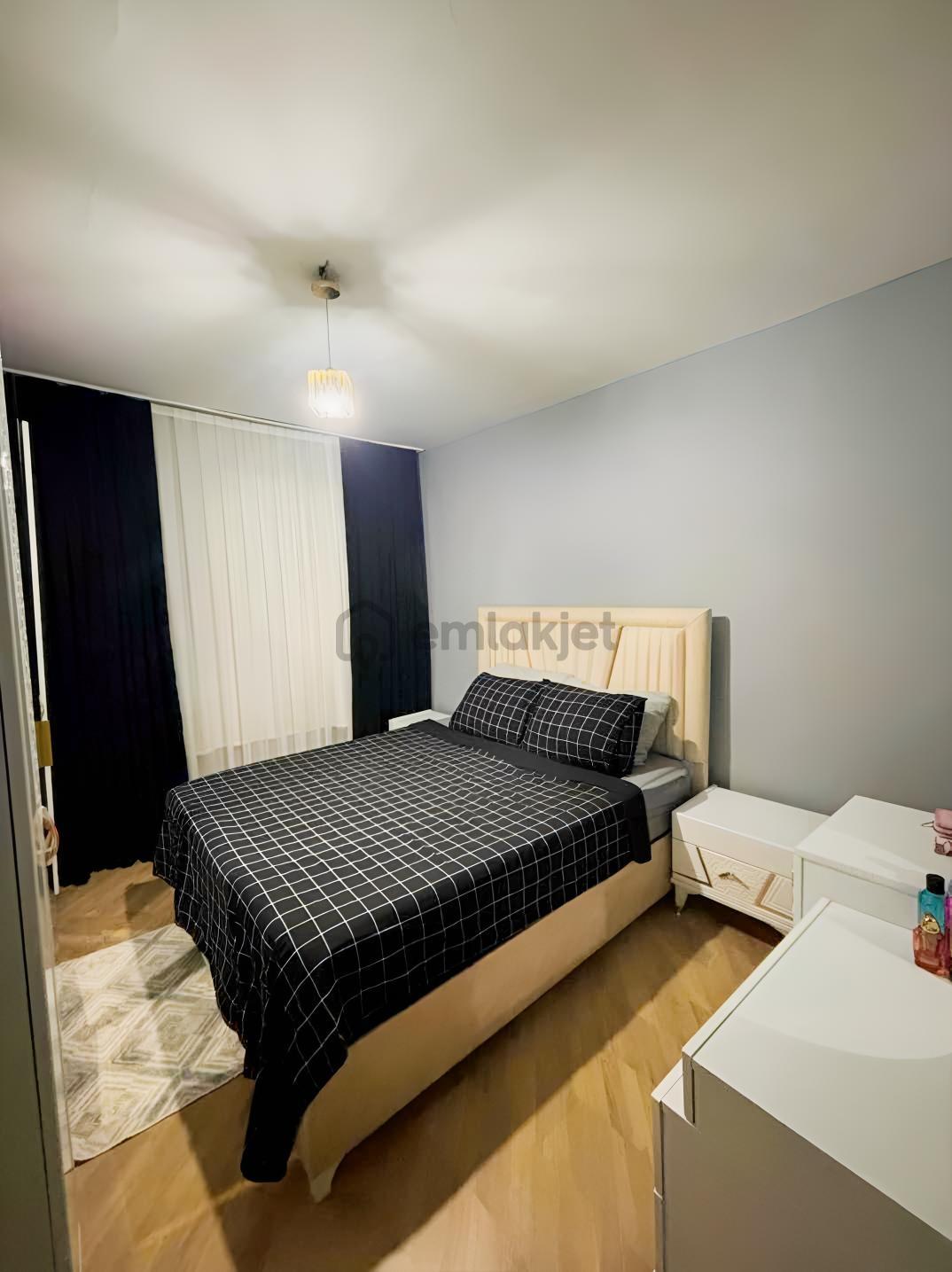 Nükhet Coşkun Caddesinide Satılık 2+1 Bakımlı Daire - 4
