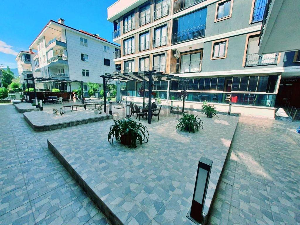 Yetkisi Uytundan Akçayda Kapalı Otoparklı Spor Salonlu 2+1daire
