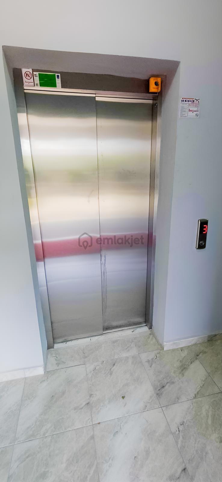 Havuzlu Sitede 1+1 Daire - 12