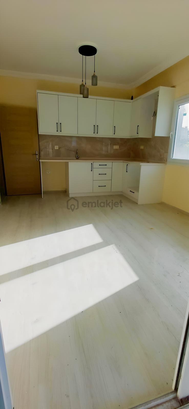 Havuzlu Sitede 1+1 Daire - 8