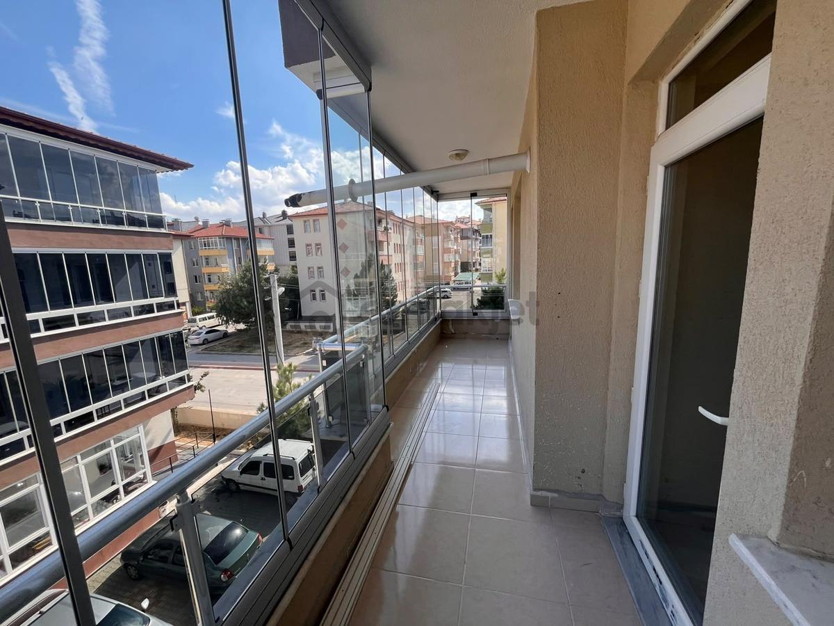 Dumlupınar Mahallesi’nde Kervansaray Caddesi Üzerinde Kiralık 3+1 - 17